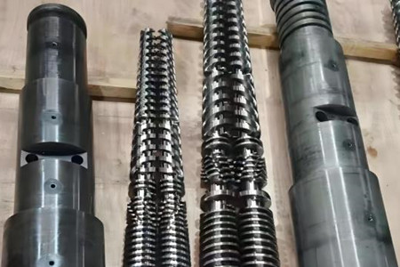 塑料擠出機機筒螺桿發(fā)貨前，廠家需要做哪些工作？